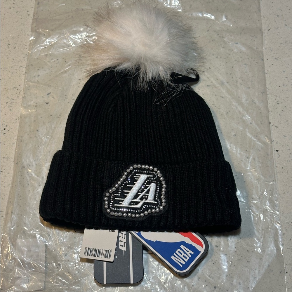 NWT Pro Standard LA Lakers pearl beanie